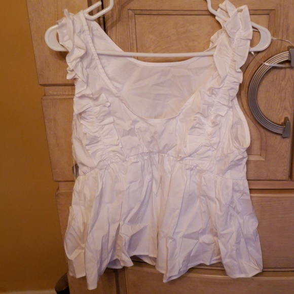 Casual white top - Picture 2 of 4